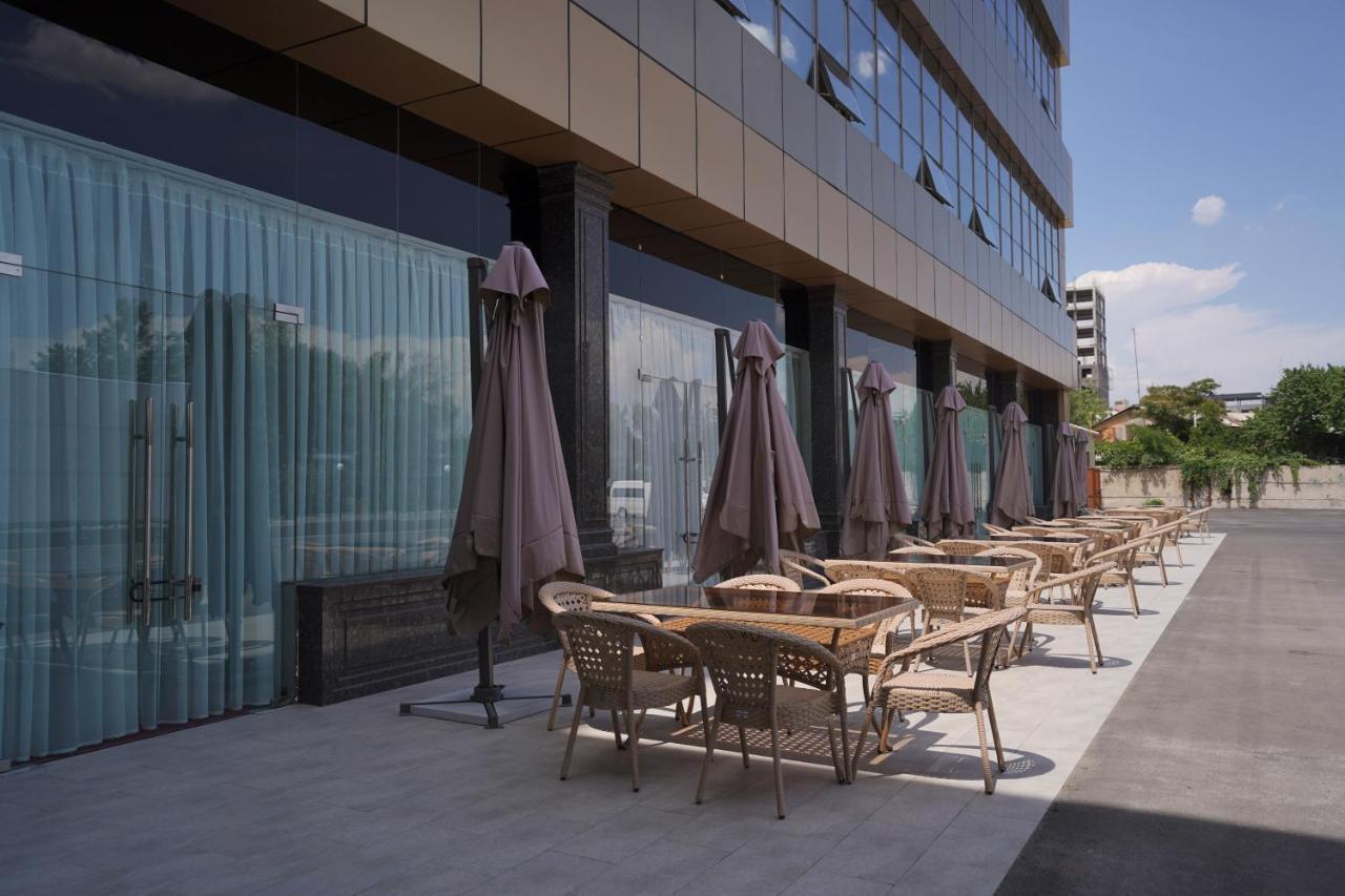Aura Hotel Tashkent Exterior photo